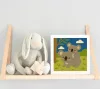 Cuki Koalamacik a Fán - gyerek számfestő készlet - Számfestő.hu - 20×20cm - keret nélkül