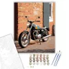 Retro Café Racer a Téglaépület Előtt - számfestő készlet - Számfestő.hu - 80×100cm - keretre feszítve