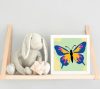 Popmás pillangó - gyerek számfestő készlet - Számfestő.hu - 20×20cm - Keretre feszítve