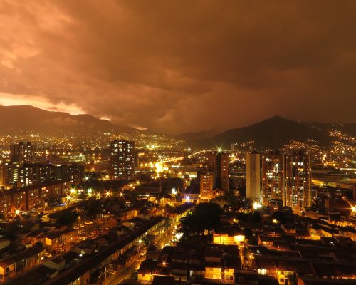 Medellin, Napnyugta - vászonkép